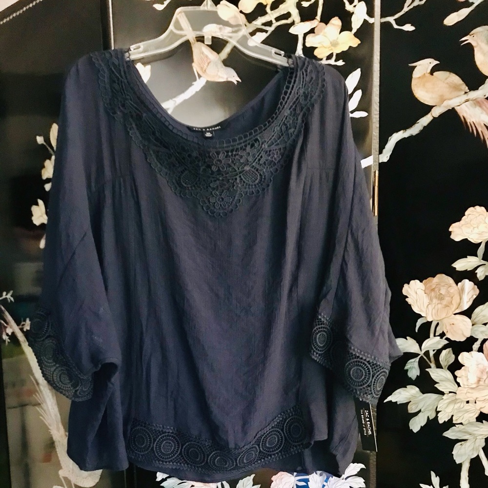 🐋Dark navy blue (peacock) laced front, hem, and sleeves